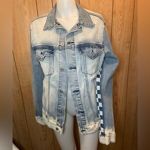 CULT OF INDIVIDUALITY Jean Jacket Mens Bleached Denim Jacket Checkered Detail M